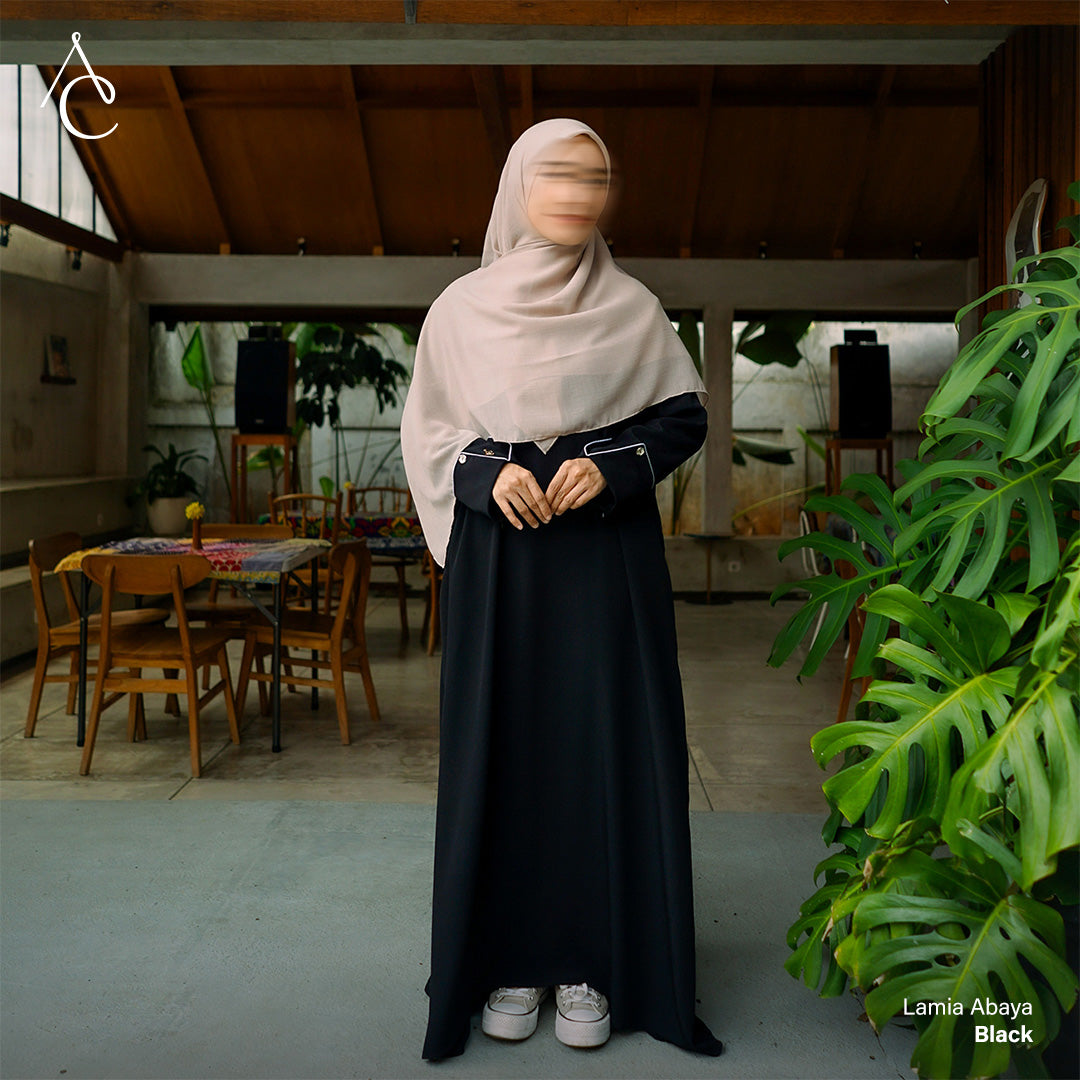 Lamia Abaya