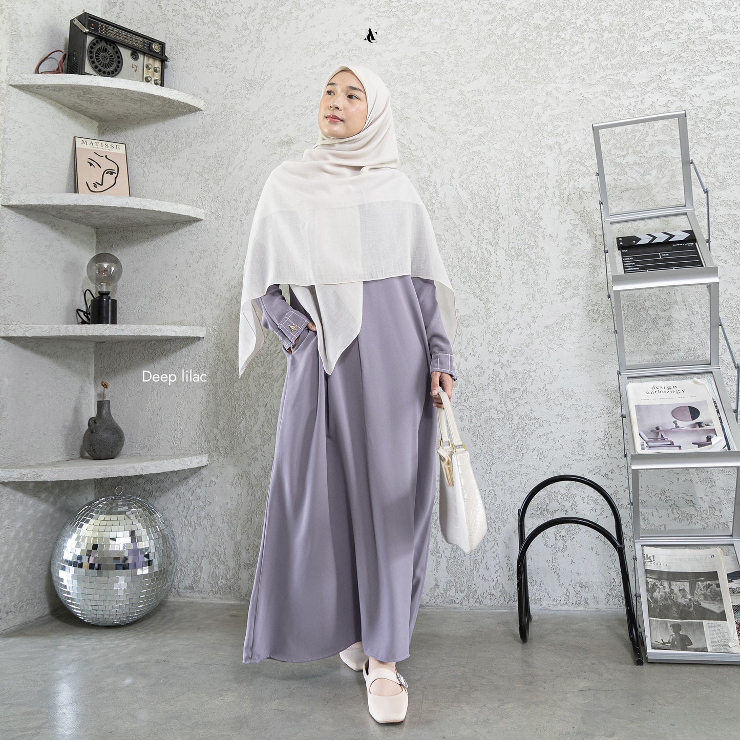 Alur Cerita Hally Dress